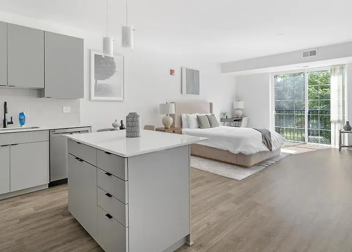 Landing At The Residences At Sawmill Station - In Downtown Апартаменты Morton Grove